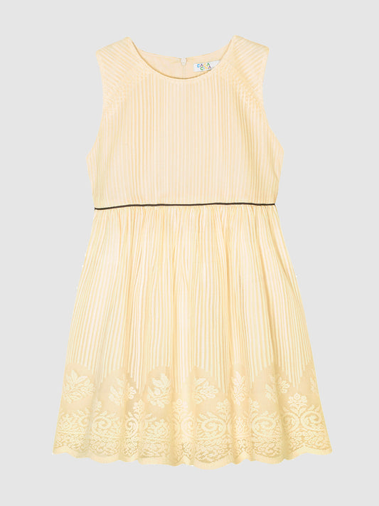 Girls Scalloped Hem Lace Dress in Beige Color